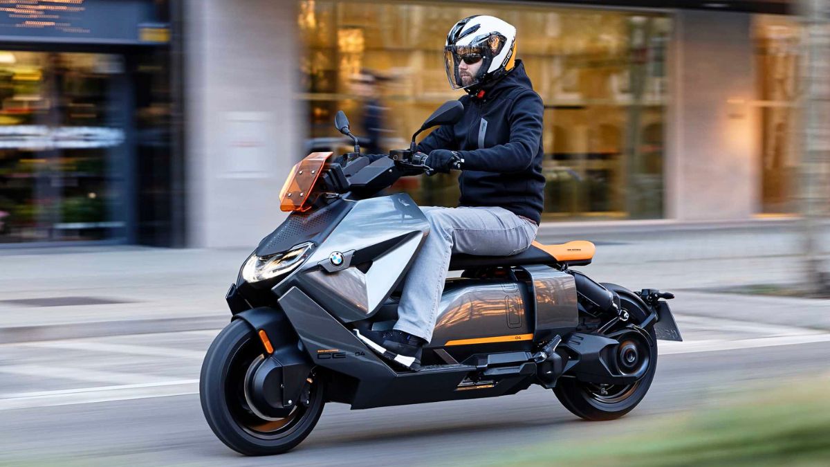 BMW CE 04